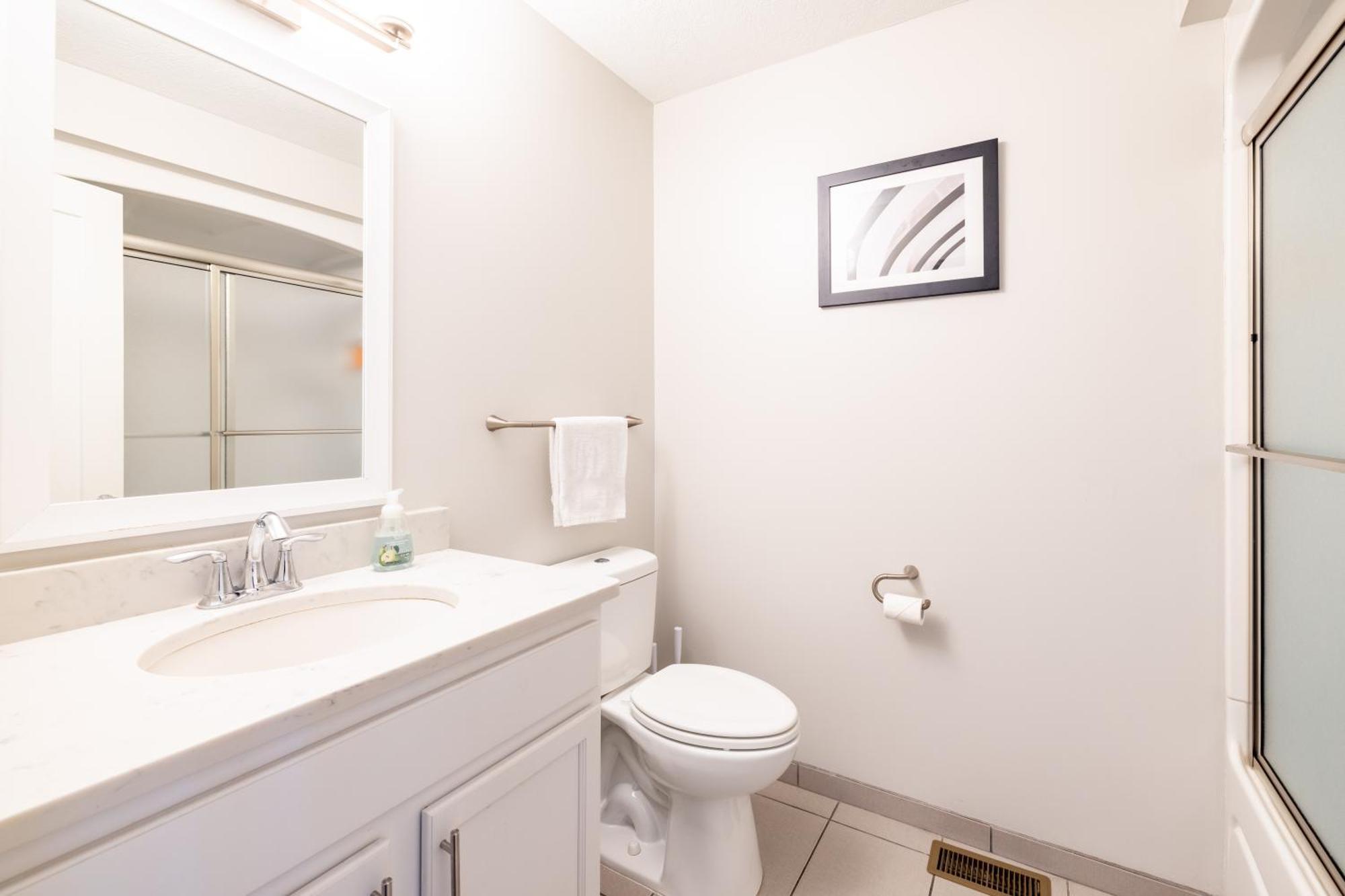 Luxury Downtown Townhome Unit 15 *