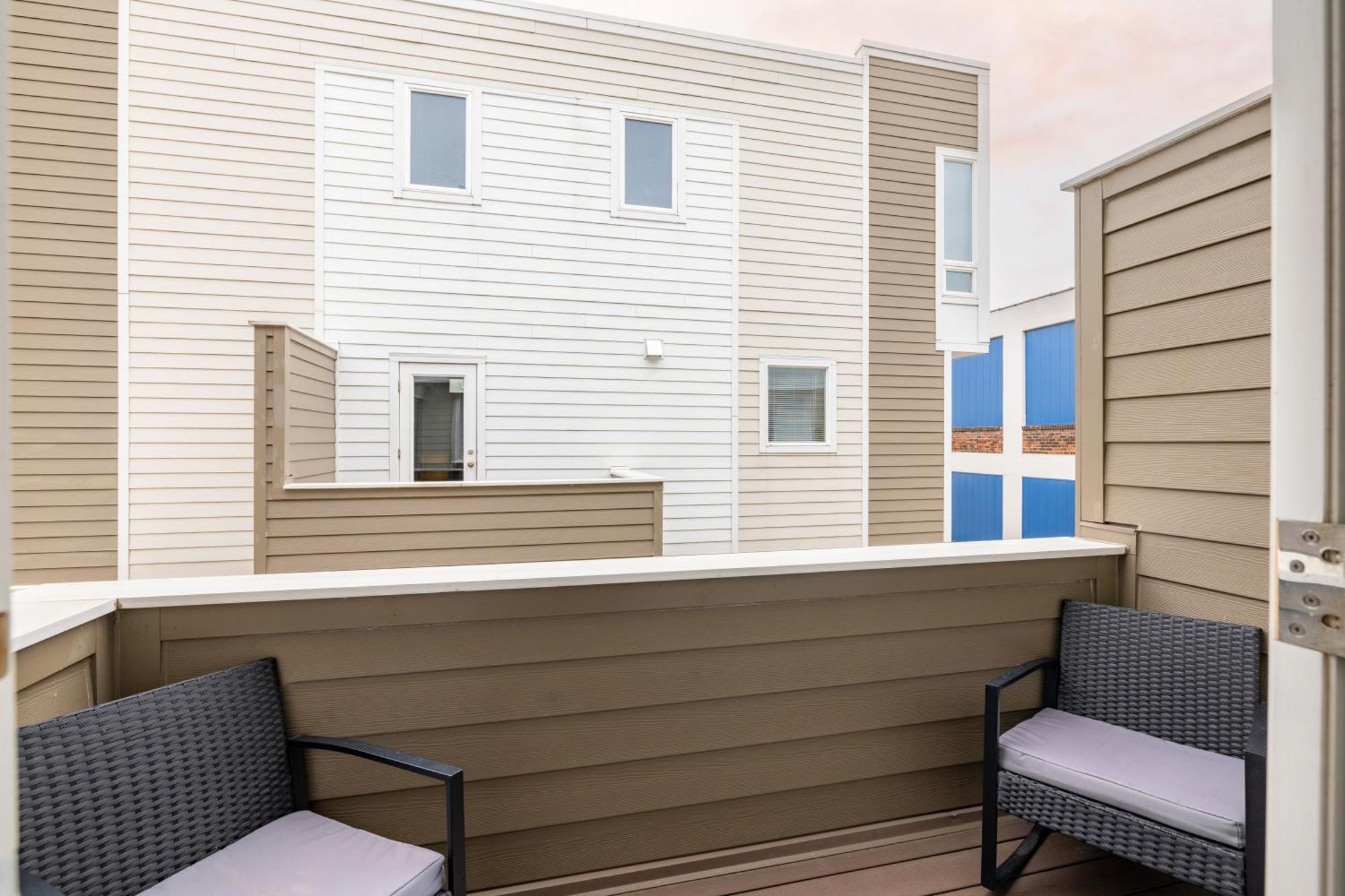 Villa Luxury Downtown Townhome Unit 15